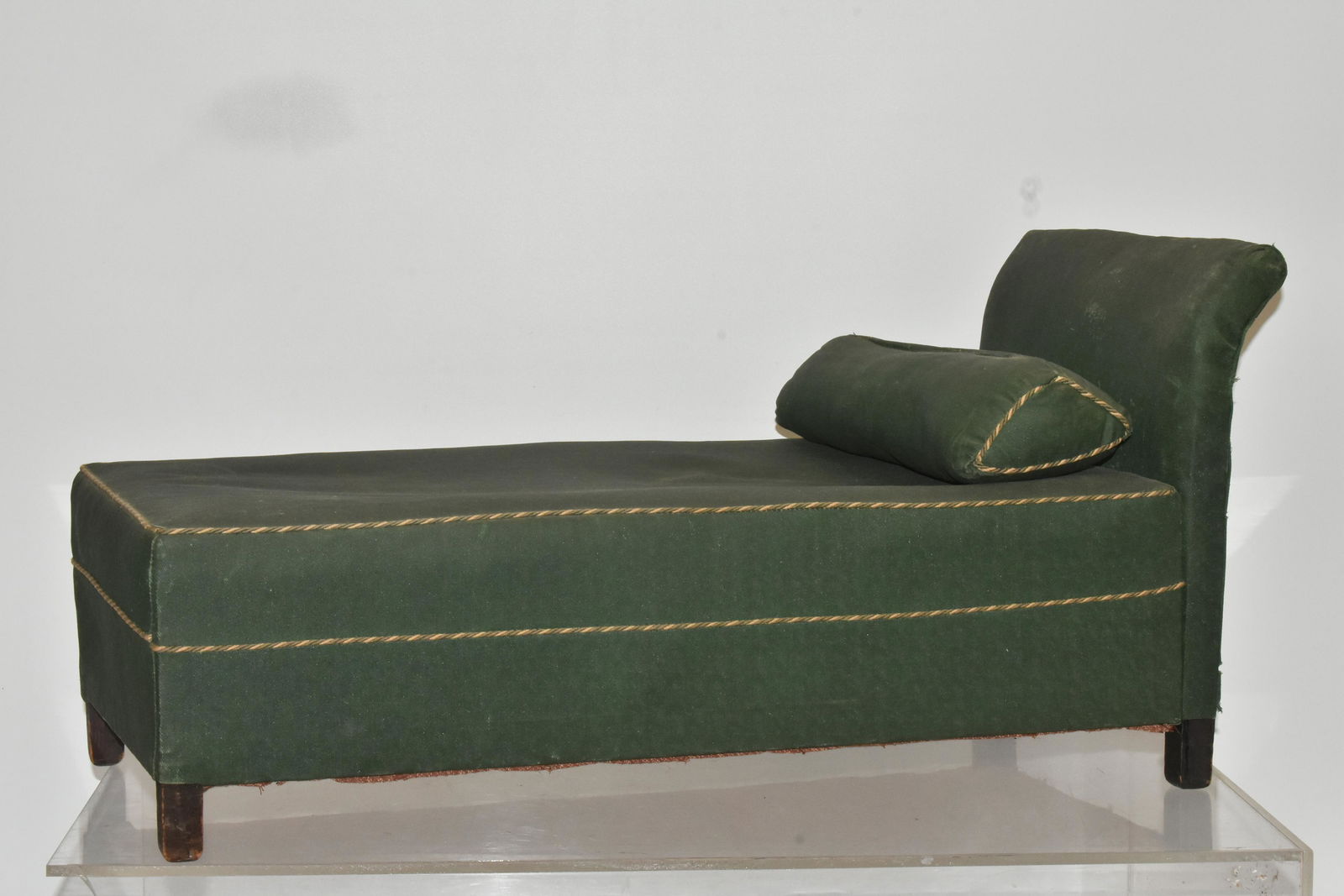 Early 20th C Salesman Sample Fainting Couch (1 of 5)