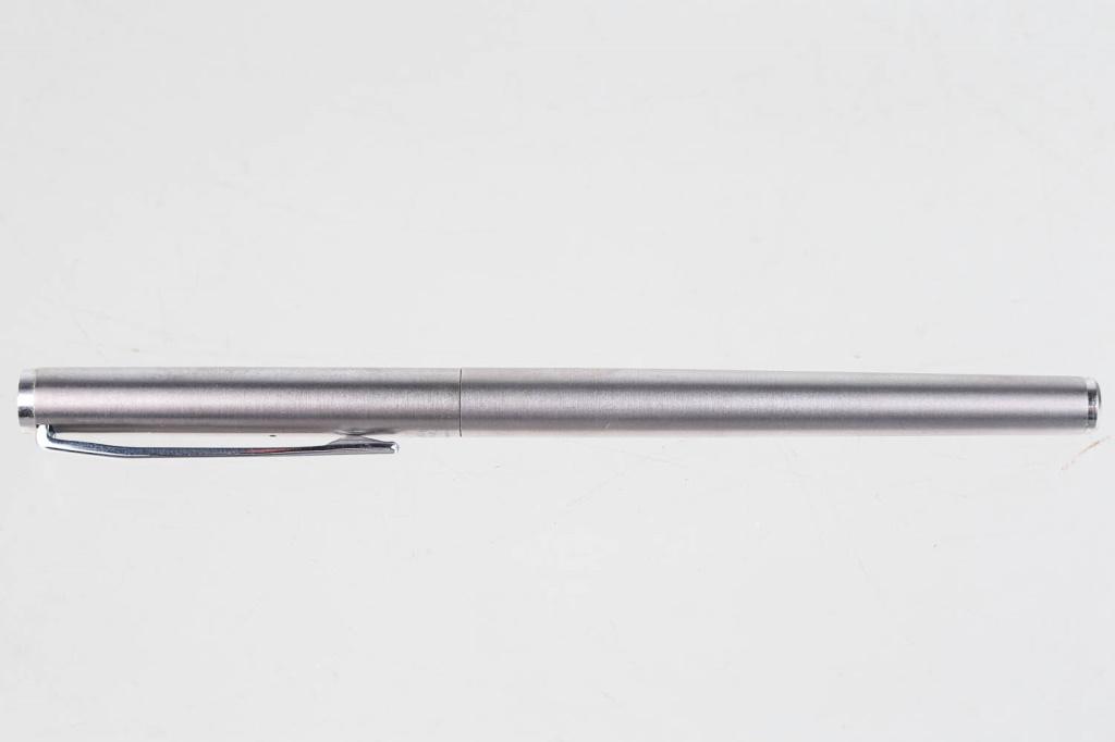 Mont Blanc Fountain Pen: Montblanc all metal fountain pen with cap and German markings