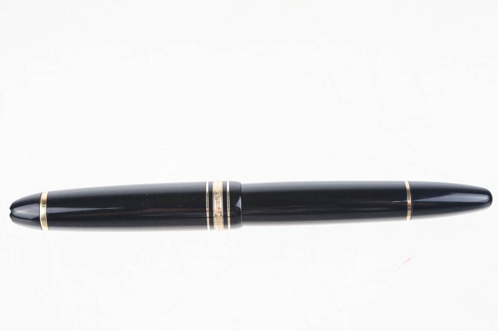 Montblanc Fountain Pen: Montblanc thick fountain pen. Reads ?Meisterstuck no.149? along the sides. Tip is 14K gold and has ?4810? inscribed onto it.