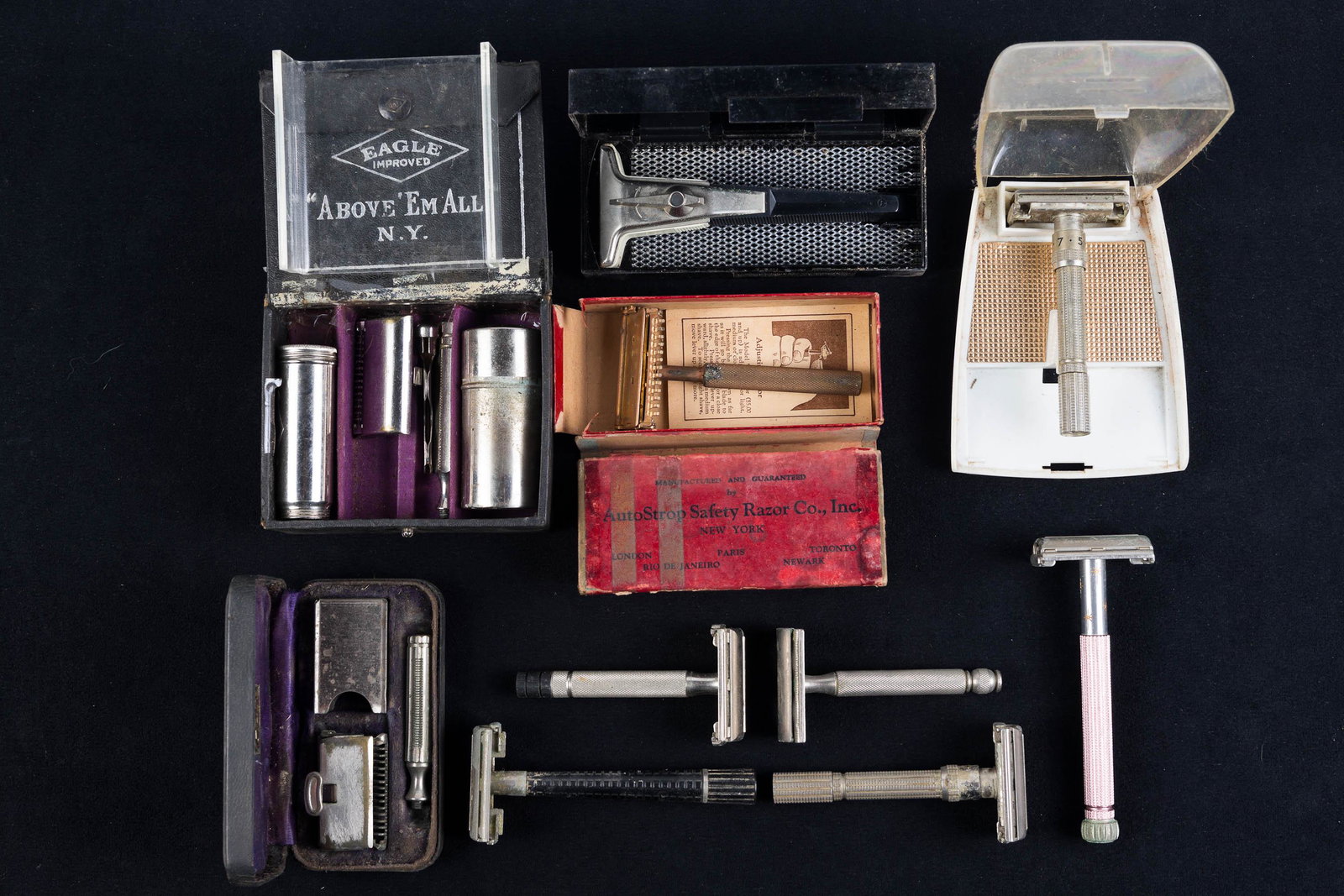 Vintage Double Edged razors: Lot includes 10 doublbe edged razors, 5 in original packaging.