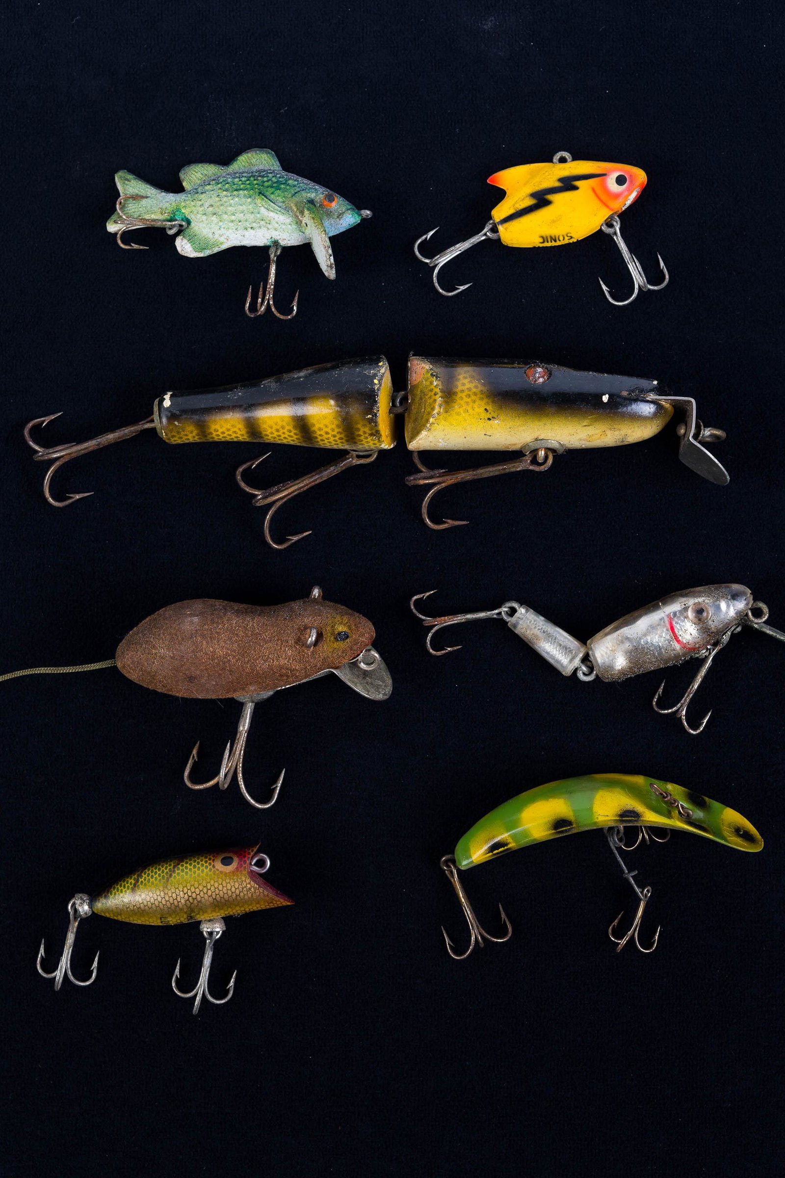 Vintage Fishing Lures: Lot includes large wooden lure with glass eyes, a felted paw paw mouse, a Head and Sonic, Lucky 13 and others.