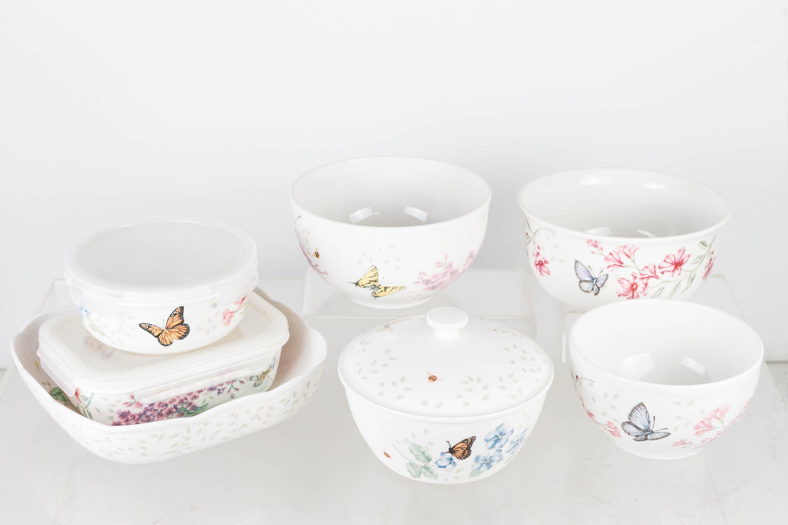 Lenox Butterfly Meadow Serving Pieces: Lot includes a square vegetable bowl (9"H x 9"W), 3 other vegetable bowls, casserole, and two storage containers.