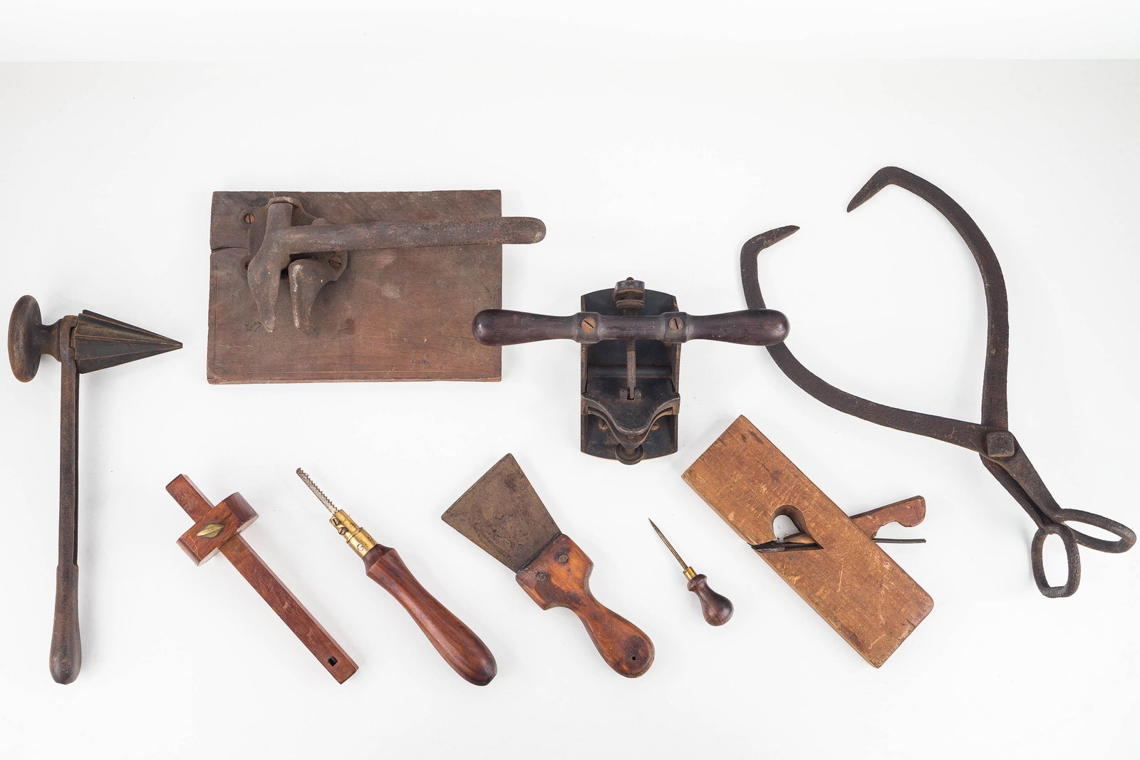 Mixed Vintage Tool Grouping: Including a #12 planer missing blade, a block plane, ice tongs, a scribe, and other tools.