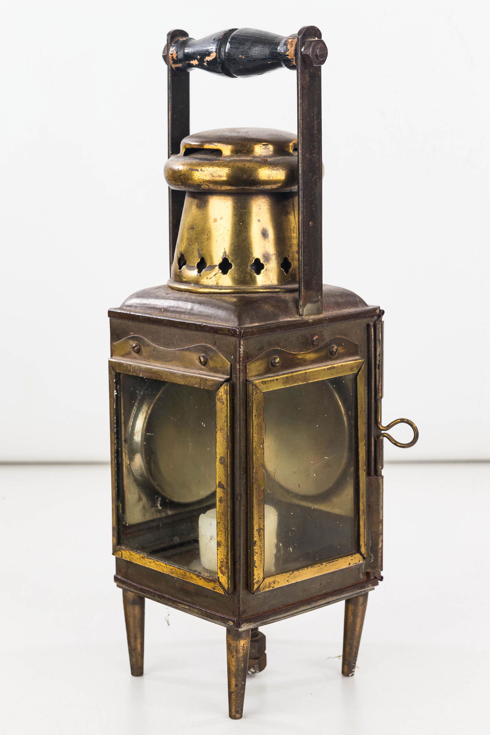 Vintage Brass Footed Carriage Lantern (1 of 4)