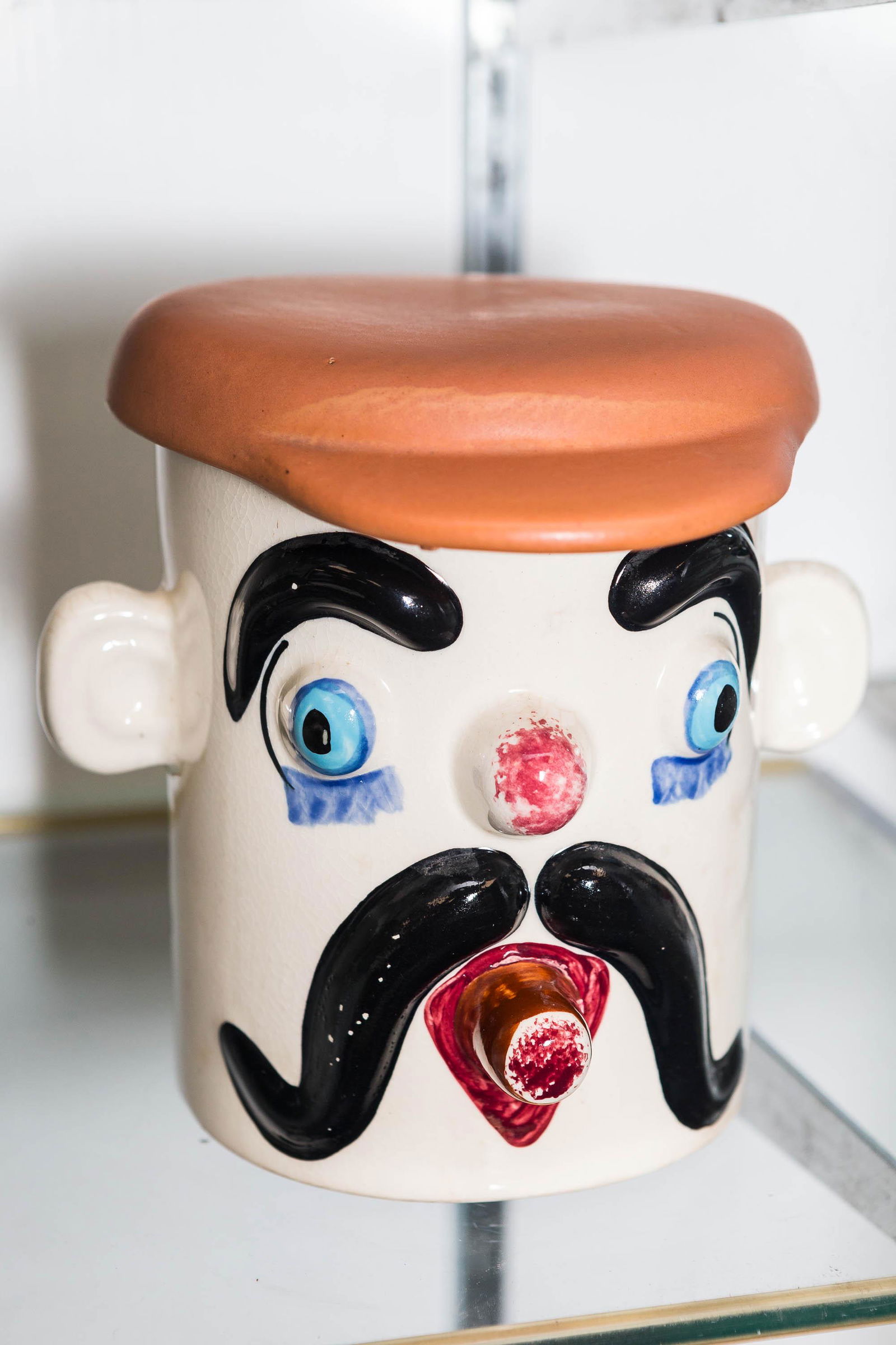 Pfaltzgraff Muggsy Tobacco Jar (1 of 2)