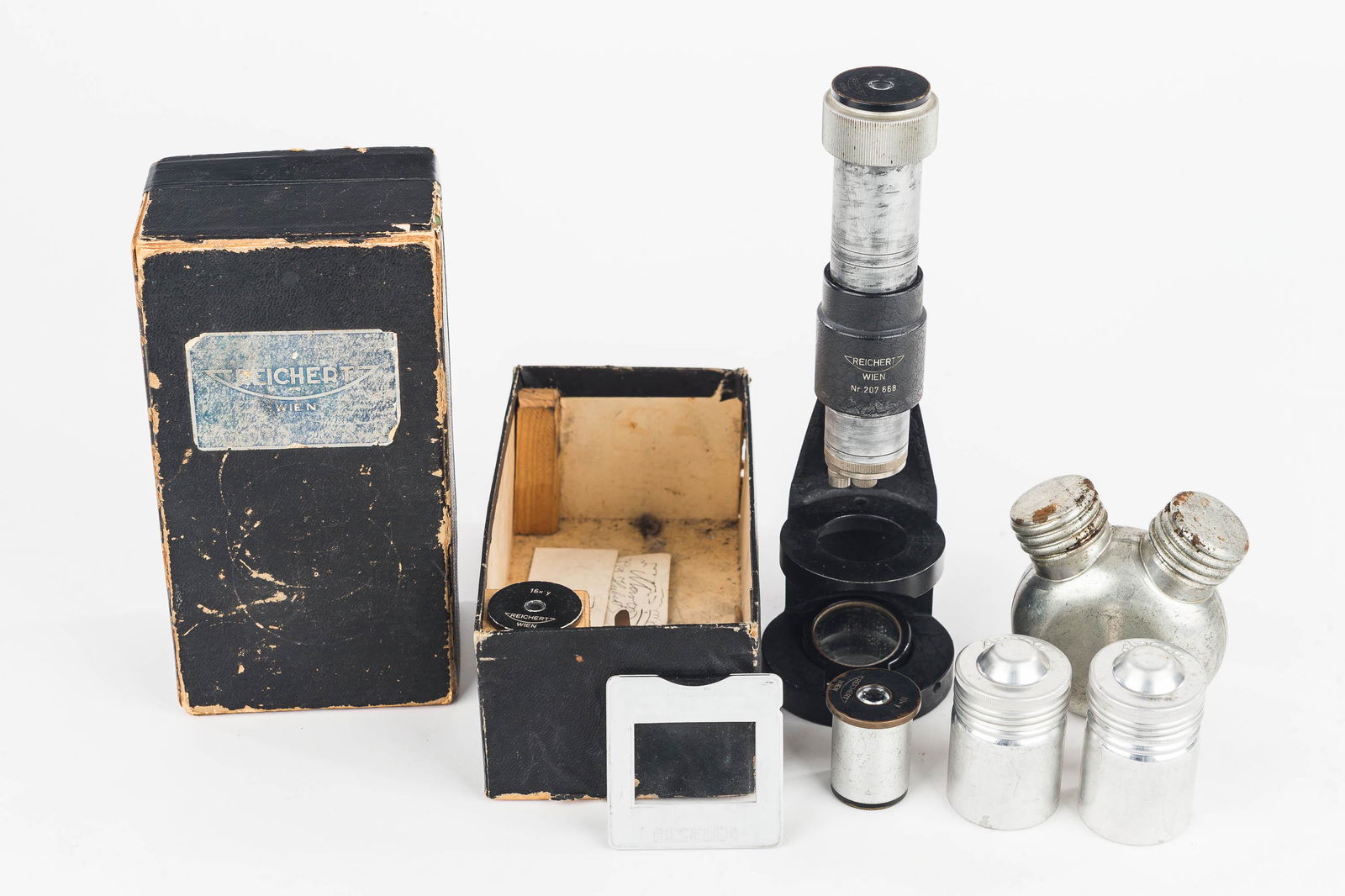 Vintage Reichert Wien Microscope (1 of 7)