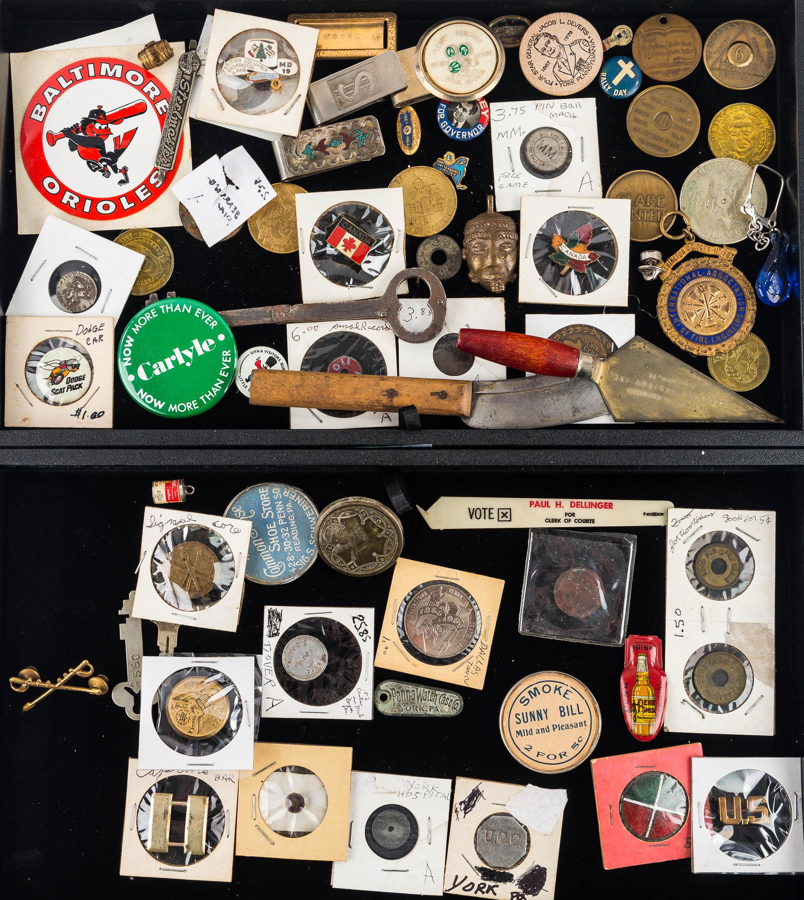 Pinbacks, Buttons, and Tokens (Two Trays) (1 of 3)