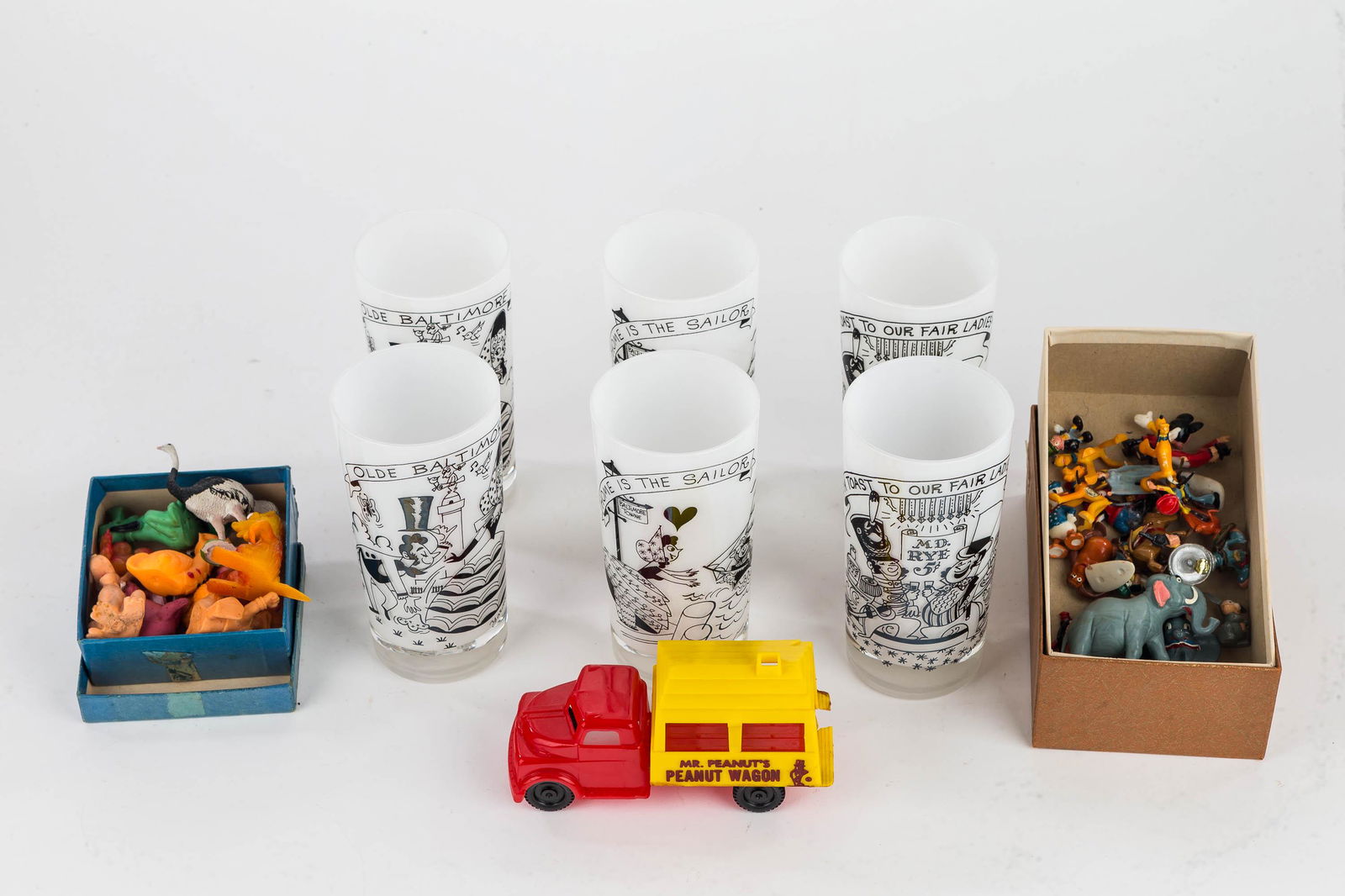 Disney Miniature Toys, Cartoon Glasses (1 of 4)