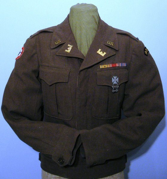 WWll U.S. Army "Pearl Harbor Survivor" Lt.: WWll U.S. Army "Pearl Harbor Survivor" 1st Lt Leonard D. Kitlinski, York, PA, IKE of E.T.O. jacket of 3rd Combat Engineers (advanced sector communications /service of supply) along with two photos of 