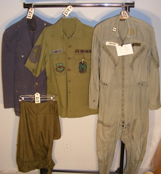Vietnam Airforce Uniforms: Vietnam Airforce uniforms including nice flight suit, tropic shirt w/insignia, pants, blue jacket