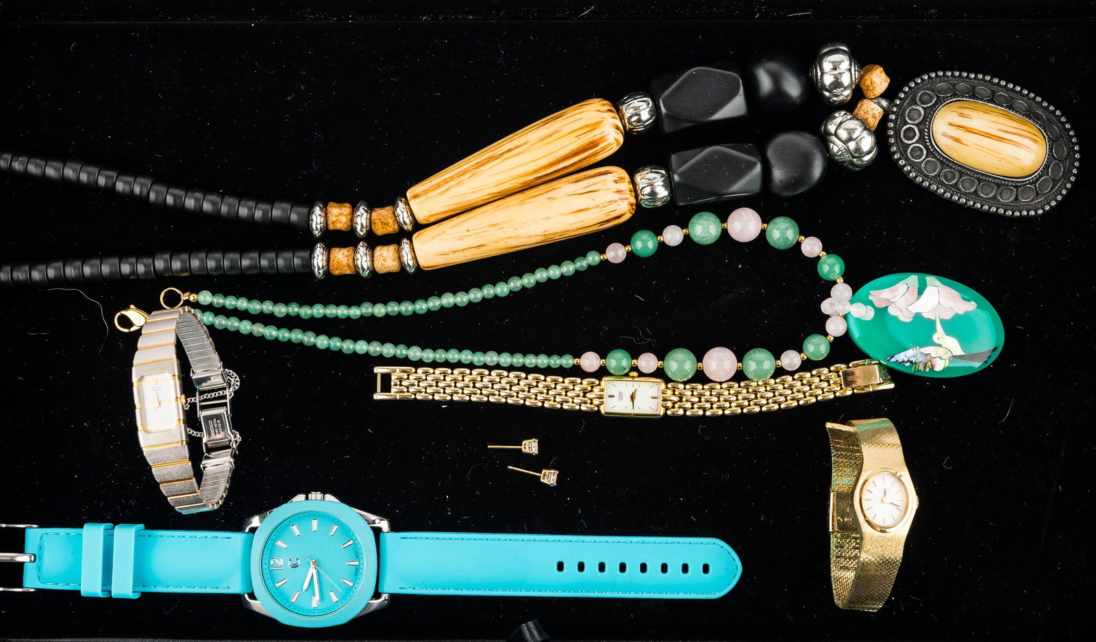 Watch & Necklace Collection: This watches in this collection include a Citizen gold tone watch, a Seiko silver tone watch, and a Bulova Accutron watch (all in as-found condition). Necklaces include a Lee Sands jade and quartz sty