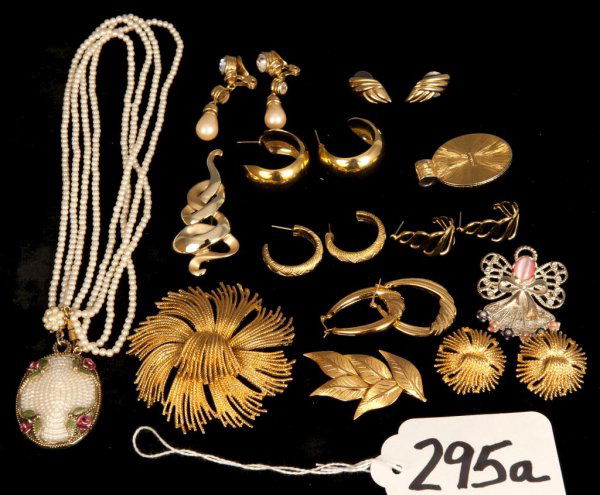 Costume Jewelry: Monet pin w/ matching earrings, Monet brown "topaz" pendant, 3 pins, 1928 necklace w/pearl and six pairs of Monet/Trifari earrings