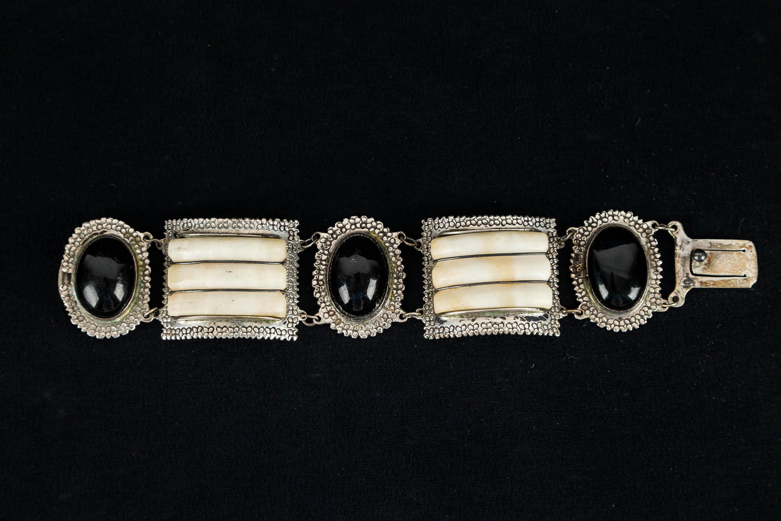 Mexican Sterling Vintage Bracelet (1 of 2)