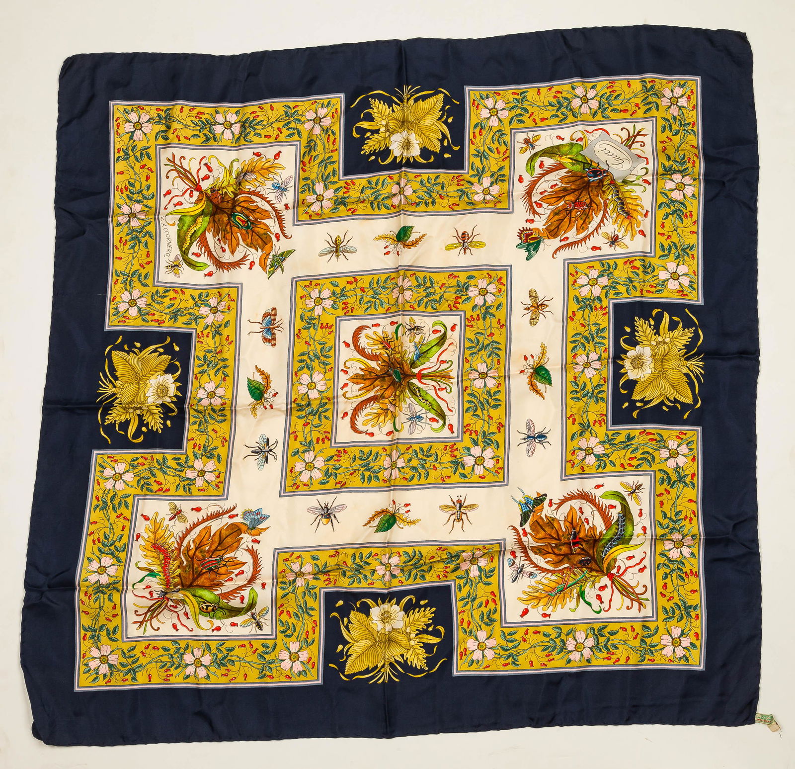 Rare Vintage Gucci Flora Original Silk Scarf (1 of 3)