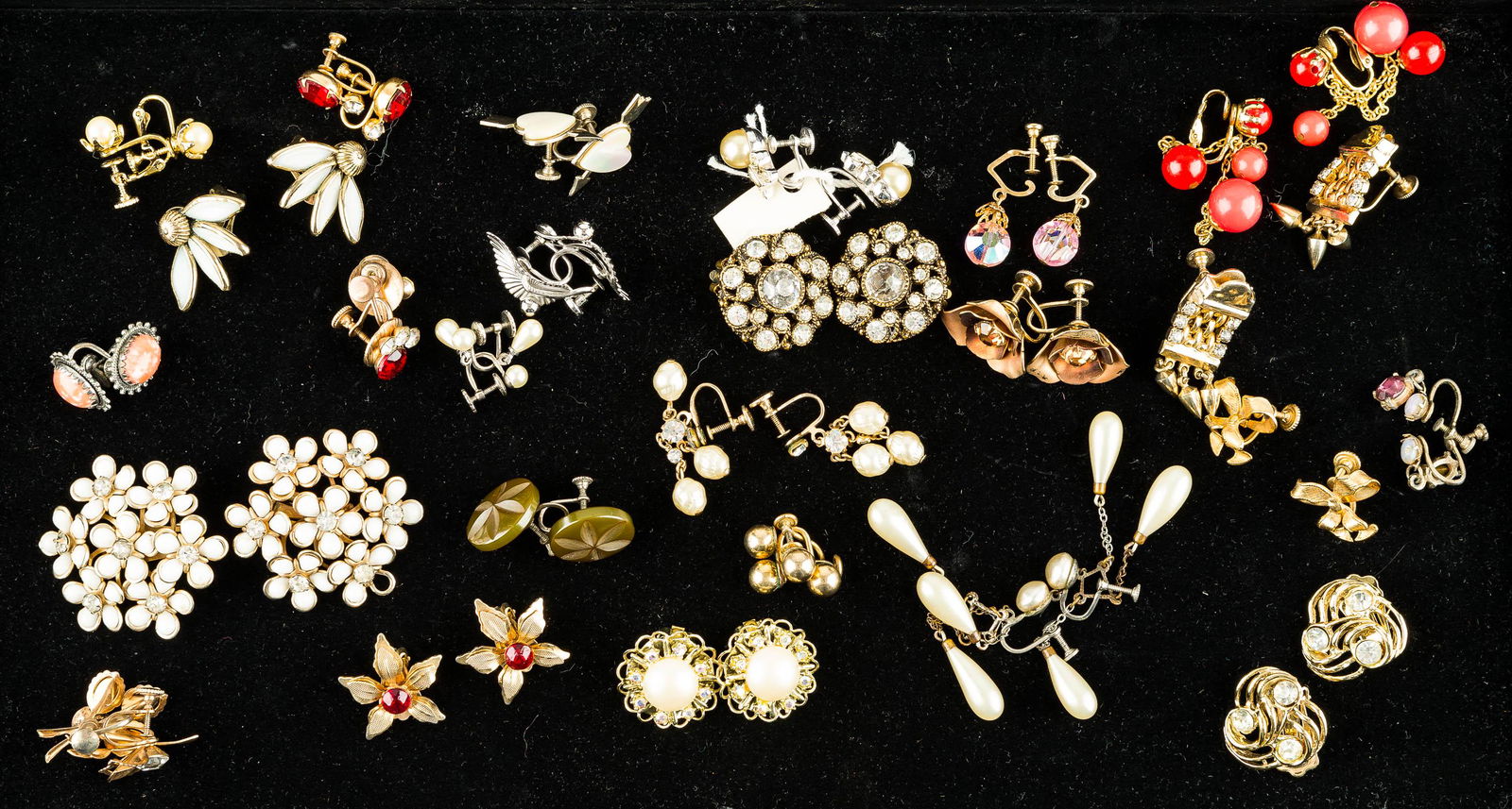 Collection of Vintage Earrings.: Collection of Vintage Earrings. Hearing identifiers include Coro Val Jean, Richie Lou, Trifari, Marvella, some items are gold filled, sterling and other materials