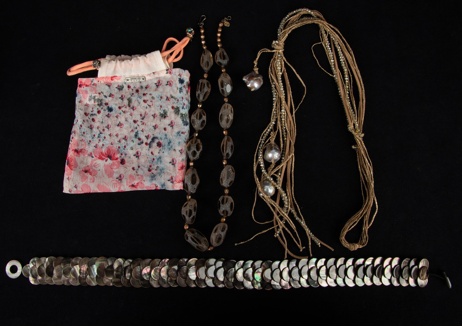 Beaded Costume Jewelry Necklaces (1 of 6)