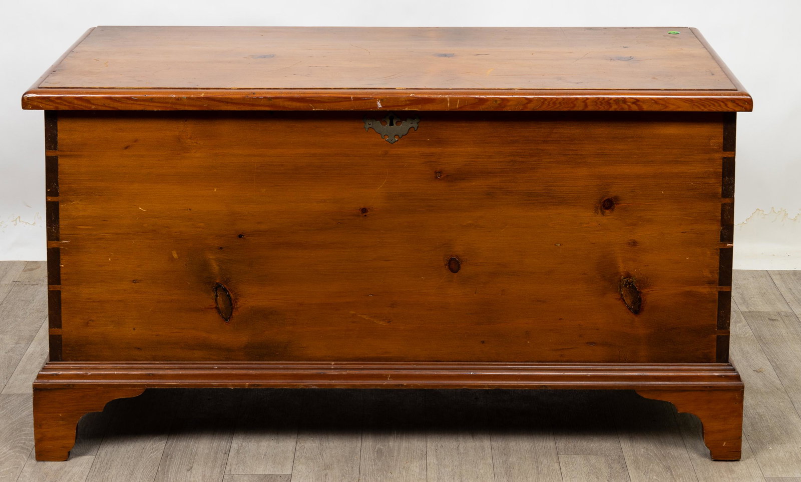 Poplar Blanket Chest (1 of 5)