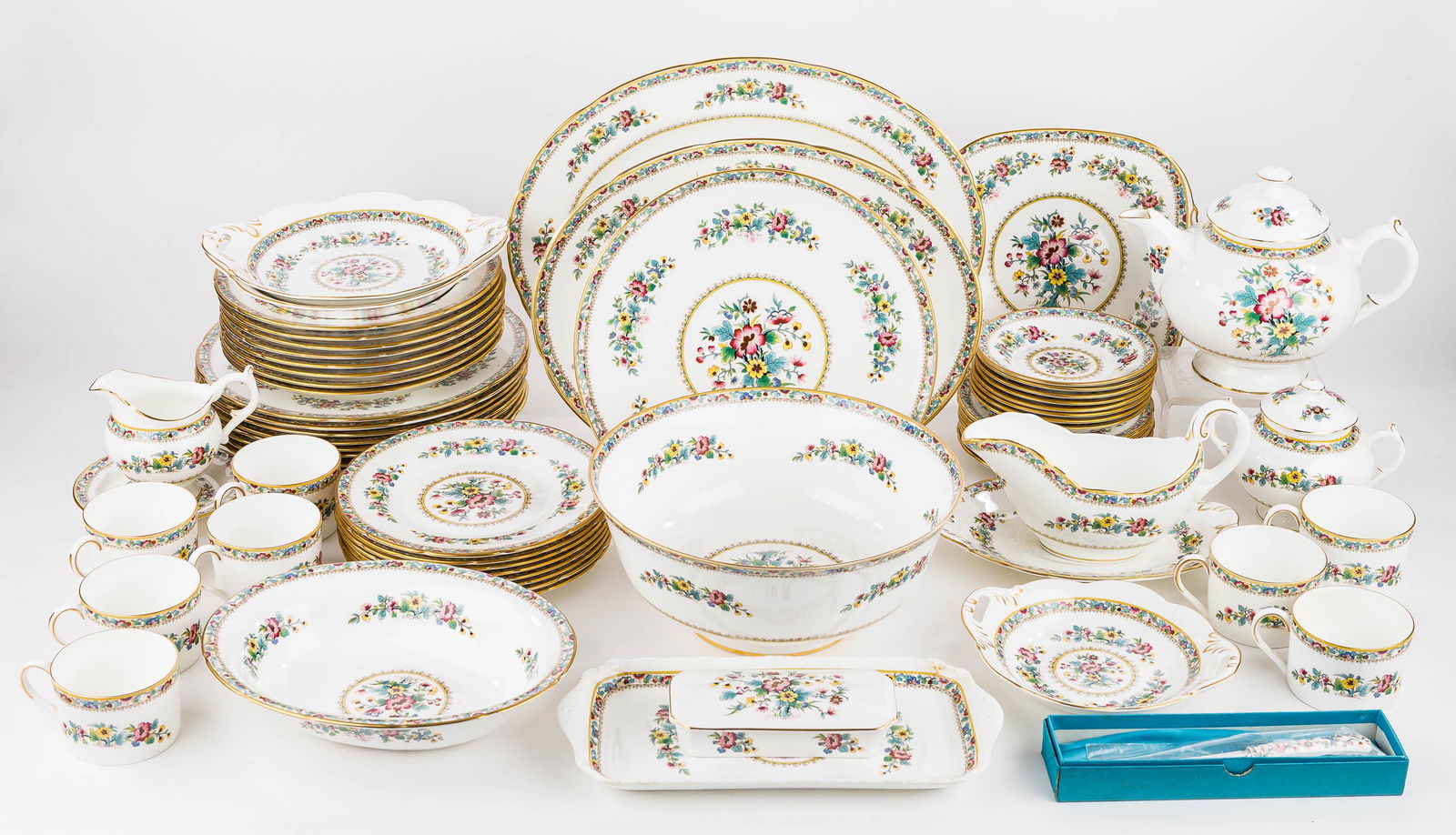 Coalport Ming Rose Pattern Dinner Service (64 Pcs) (1 of 12)