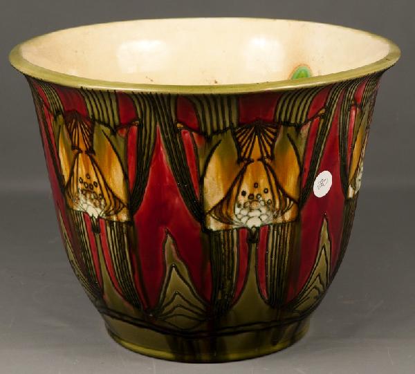 Majolica-Minton Majolica Urn : Minton Majolica Urn No 67 standing aprox 12 tall