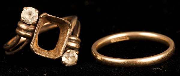 Estate Jewelry-Two gold rings. 14K yg: Two gold rings. 14K yg wedding band, ring size 7 1/2, and a 10K yg ring setting, ring size 6, 3.6dwt.