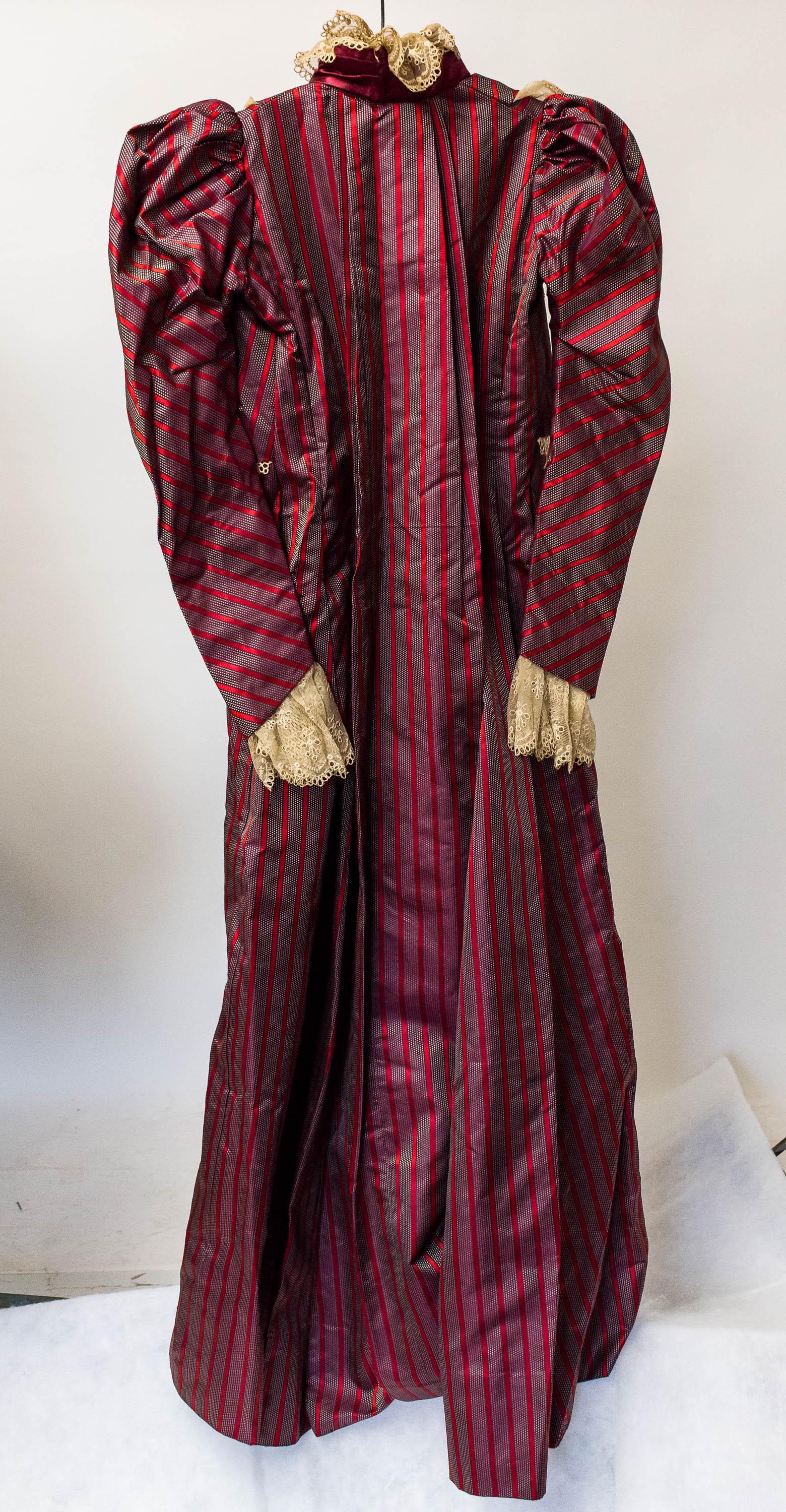 Antique Clothing - Red Taffeta Gown (1 of 11)
