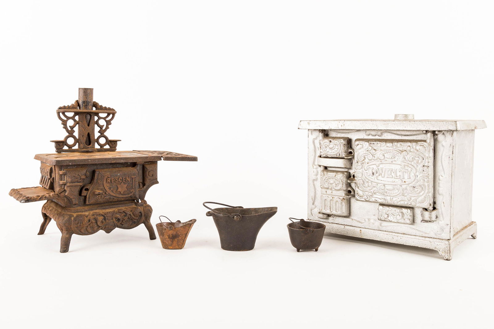 Crescent Salesman Sample and Novelty Stoves (1 of 12)