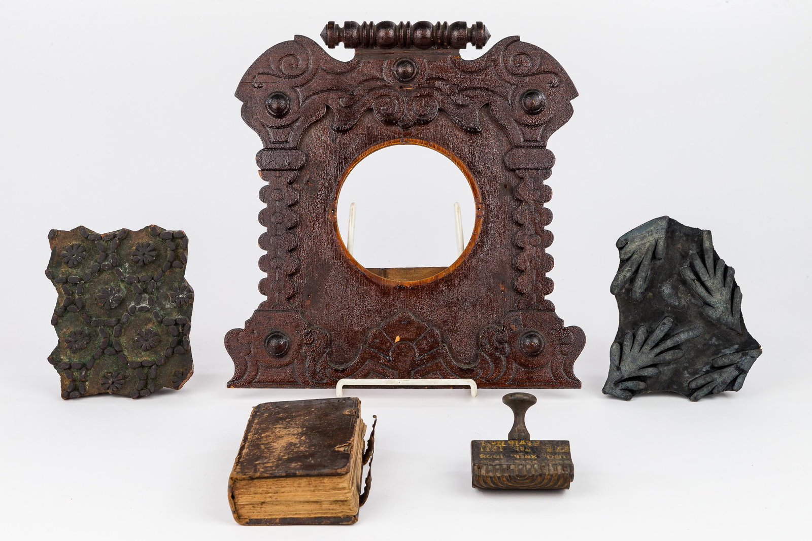 1774 German Bible, Antique Paint Stencils (1 of 11)