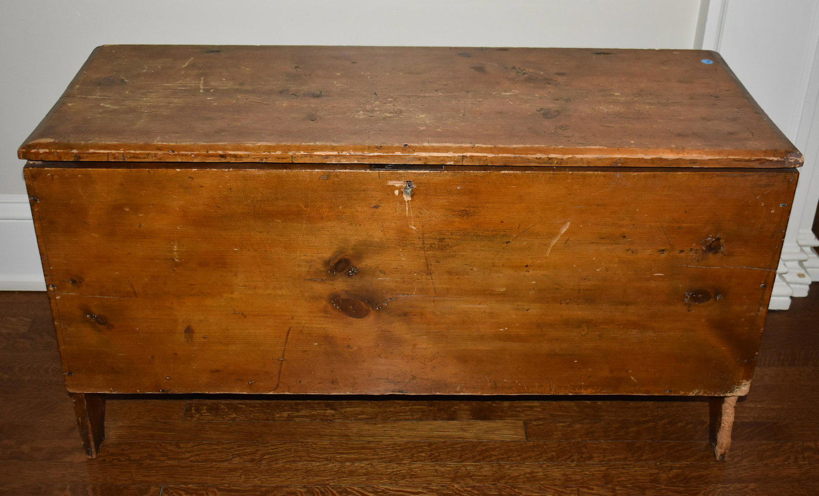 18th C Six Board Pine Blanket Chest (1 of 8)
