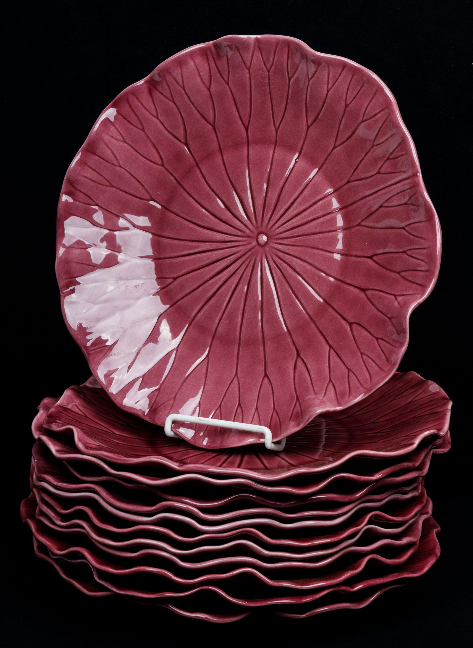 Lotus Metlox Dinner Plates (1 of 4)