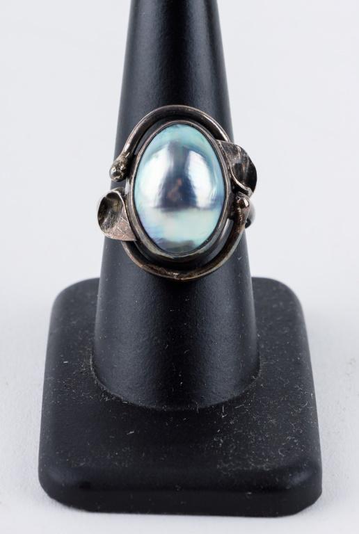 Vintage Sterling Pearl Ring (1 of 3)