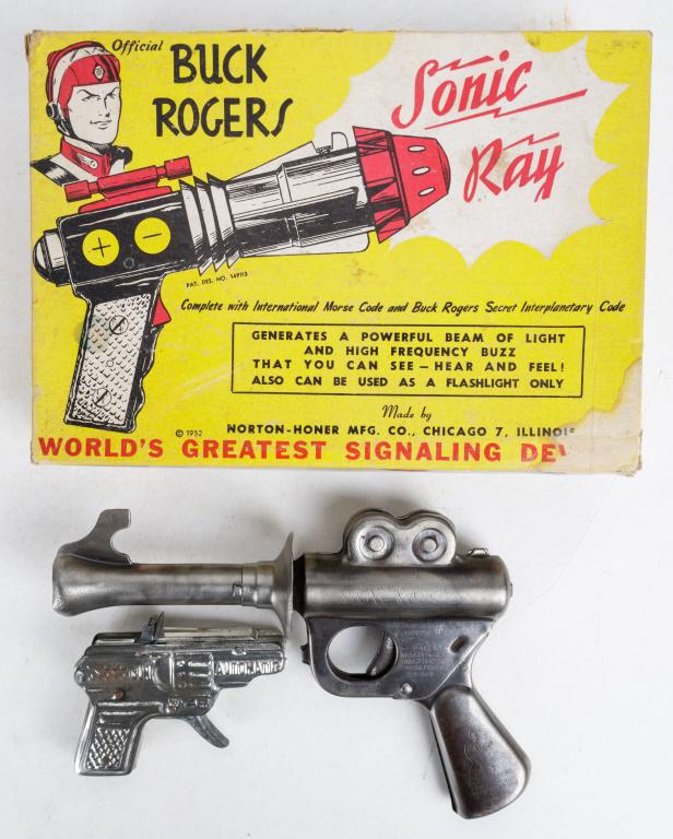 Daisy Buck Rogers Space Ray Pop Gun: Daisy manufactured Buck Rogers 25th Century pop gun in working condition, approx 7.75"L, wear commensurate with age and use, Buck Rogers Sonic Ray gun box (box only), and Star brand cap gun.