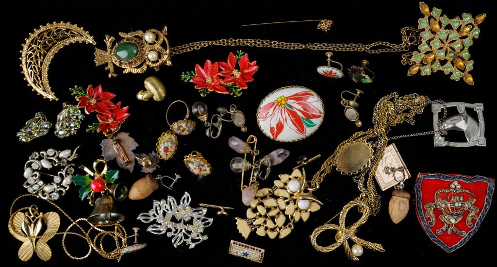 Vintage Estate Jewelry Collection: "Star" green rhinestone clip earrings, two large owl necklaces, various brooches to include "Trifari" mushroom pin, enamel leaf jewelry, and more.