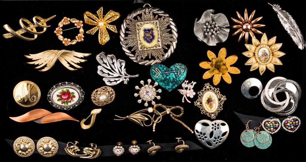Brooches, Earrings, Pins & Pendant (1 of 4)