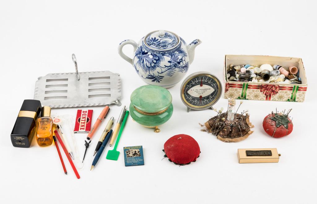 Vintage Sewing, Dresser Items & More: Vintage buttons, thimbles, seated woman, tomato and strawberry pin cushions, green alabaster hinged box, advertising temp and humidity gauge, advertising pencils, Esterbrook fountain pen, Chanel No. 5