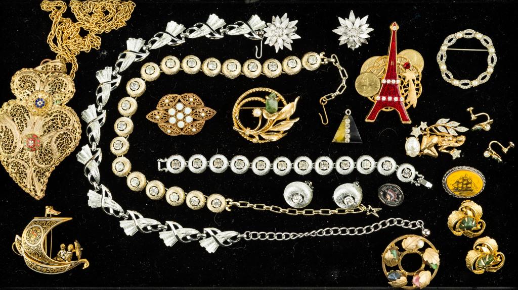 "Star" and Vintage Jewelry Collection: Signed "Star" silver tone rhinestone bracelet, necklace and earrings. Brooches to include Eiffel Tower, scrimshaw, and whimsical, jade style and more.
