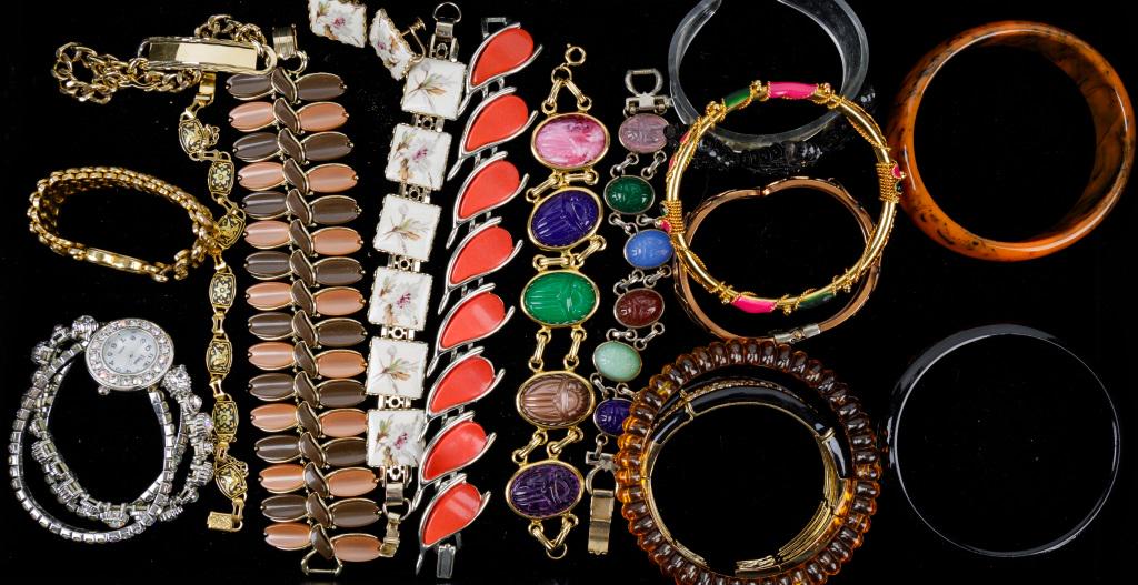 Bakelite, Lisner, Copper & Other Jewelry (1 of 3)