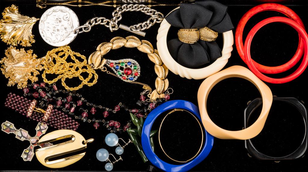 Vintage Jewelry Collection (1 of 5)