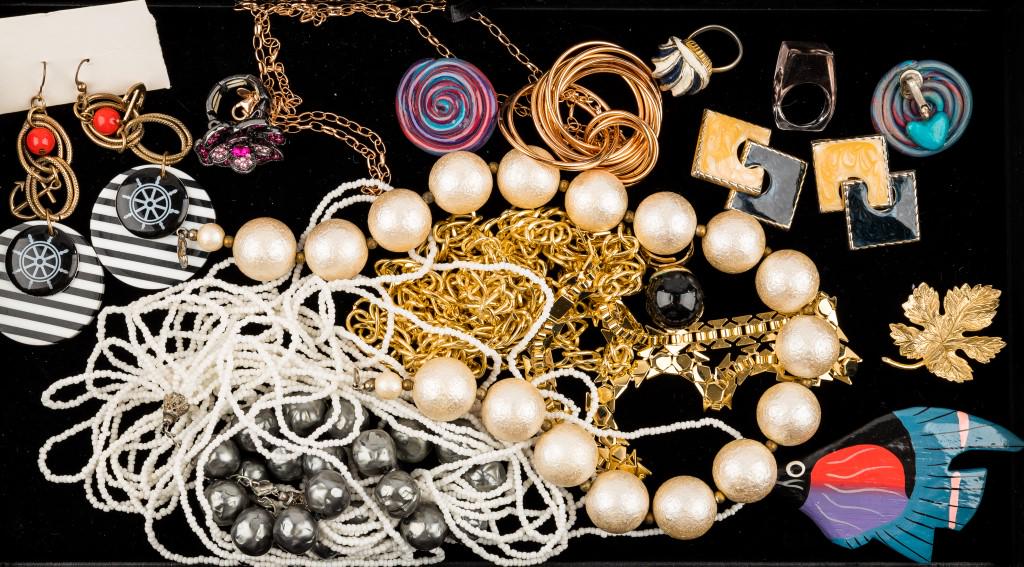 Vintage Jewelry (1 of 5)