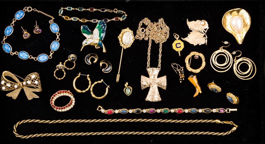 Gold Tone Costume Jewelry (1 of 4)