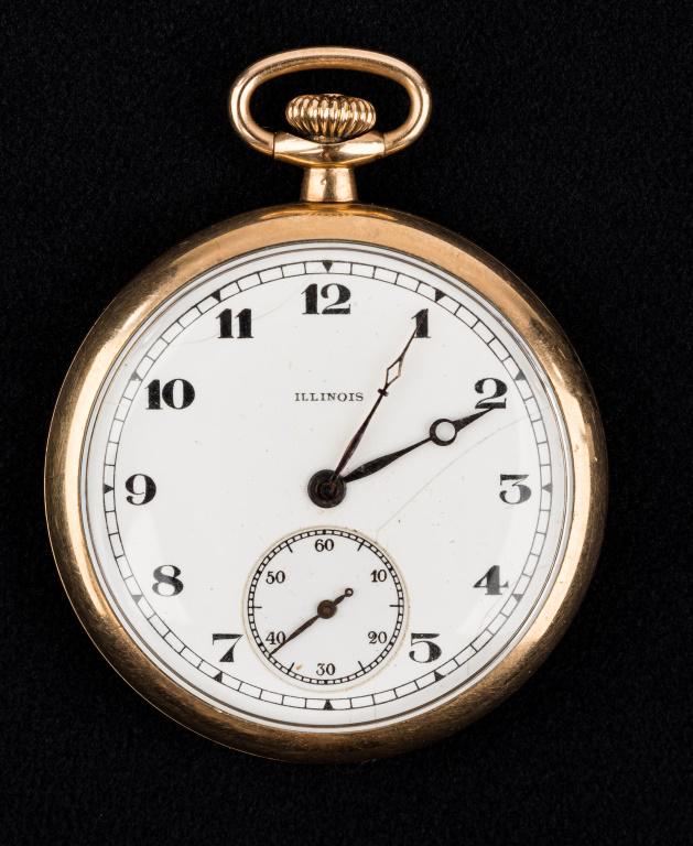 Illinois 17 Jewels Pocketwatch: Illinois 17 Jewels Double Roller movement No. 3645071 pocket watch with Wadsworth Referee 20 year 5143420 screw back case, in running condition, some hairline cracks to face.