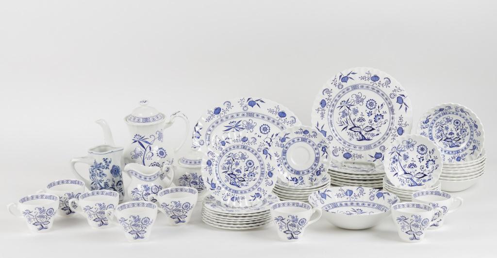J & G Meakin Classic White Blue Nordic Dish Set: Vintage J & G Meakin Classic White Blue Nordic service for 8 set with 11.5" serving plate, 8.25" diam serving bowl, 8cups, 8 saucers, 8 salad plates, 8 bowls, 8 fruit bowls, teapot, creamer, and lidde