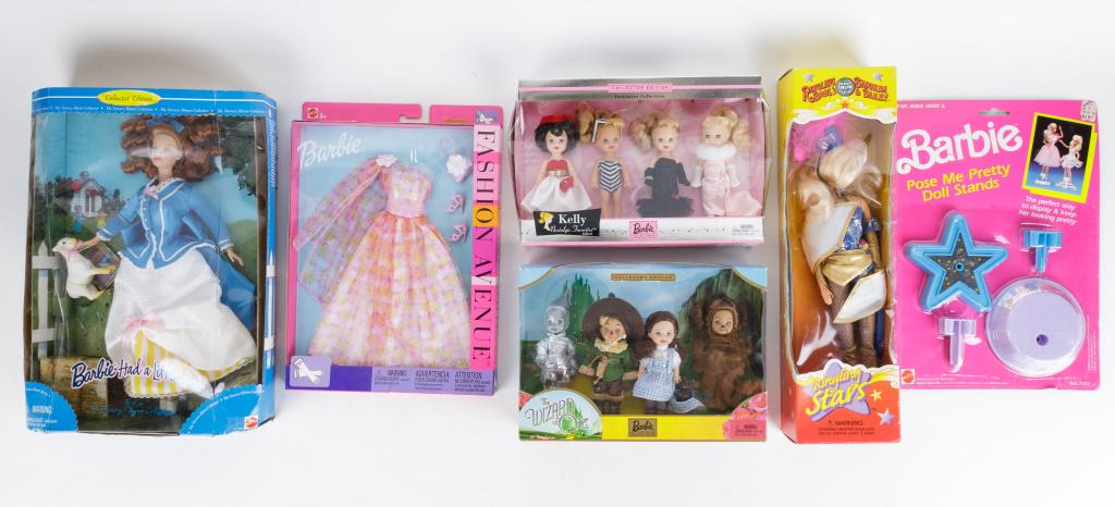 Barbie, Wizard Of Oz & Other Collectible Dolls: Mattel 1998 'Barbie Had a Little Lamb', (box has been opened, has bends etc.), 2003 Barbie Wizard of Oz (box has bends), 2003 Kelly 'Nostalgic Favorites' giftset (box has bends), 2002 Fashion Avenue o