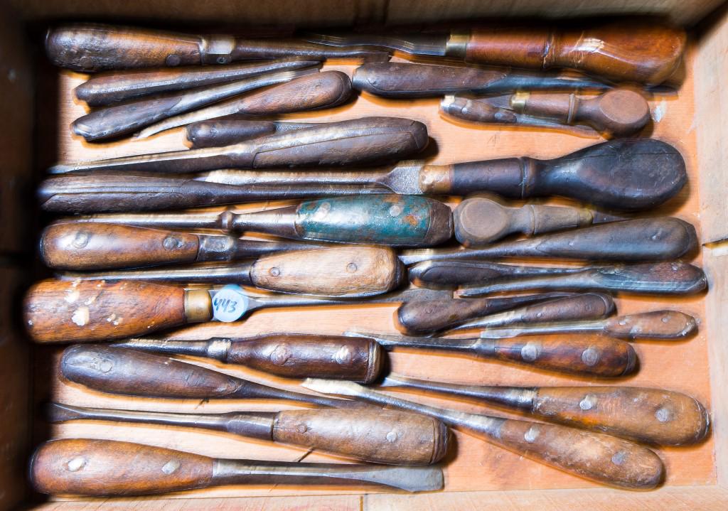 Early 20th C Larger Wood Handled Screwdrivers: Includes screwdrivers by Pexto, Ryan Tools, The H.D.S. & Co ?Fect Handrey, six from Germany and 21 others (many USA marked & longest is 11 .5") in a Pepsi-Cola wood crate. (30 total)