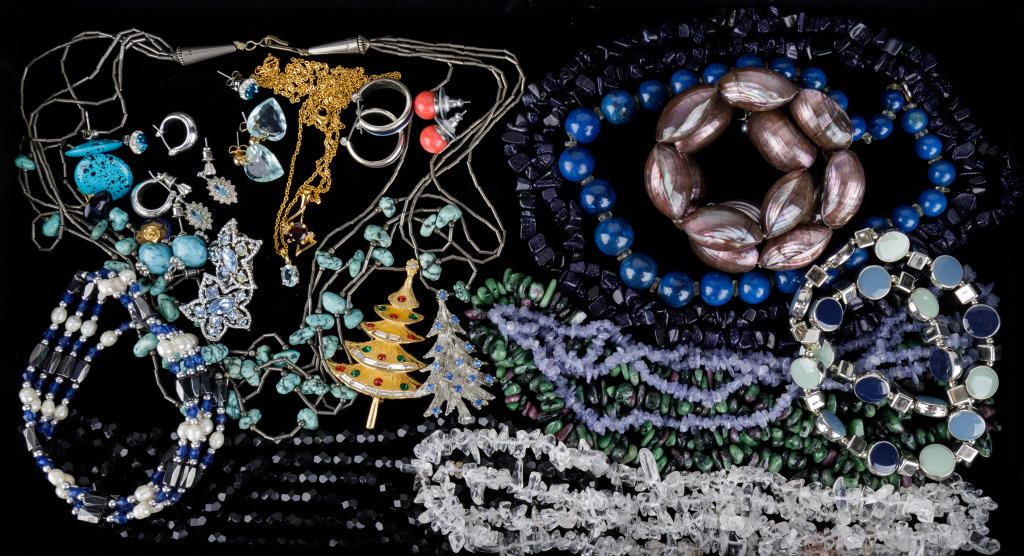 Ladies costume deals necklaces