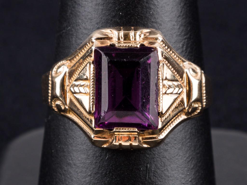 Vintage 10K and Amethyst Ring (1 of 5)
