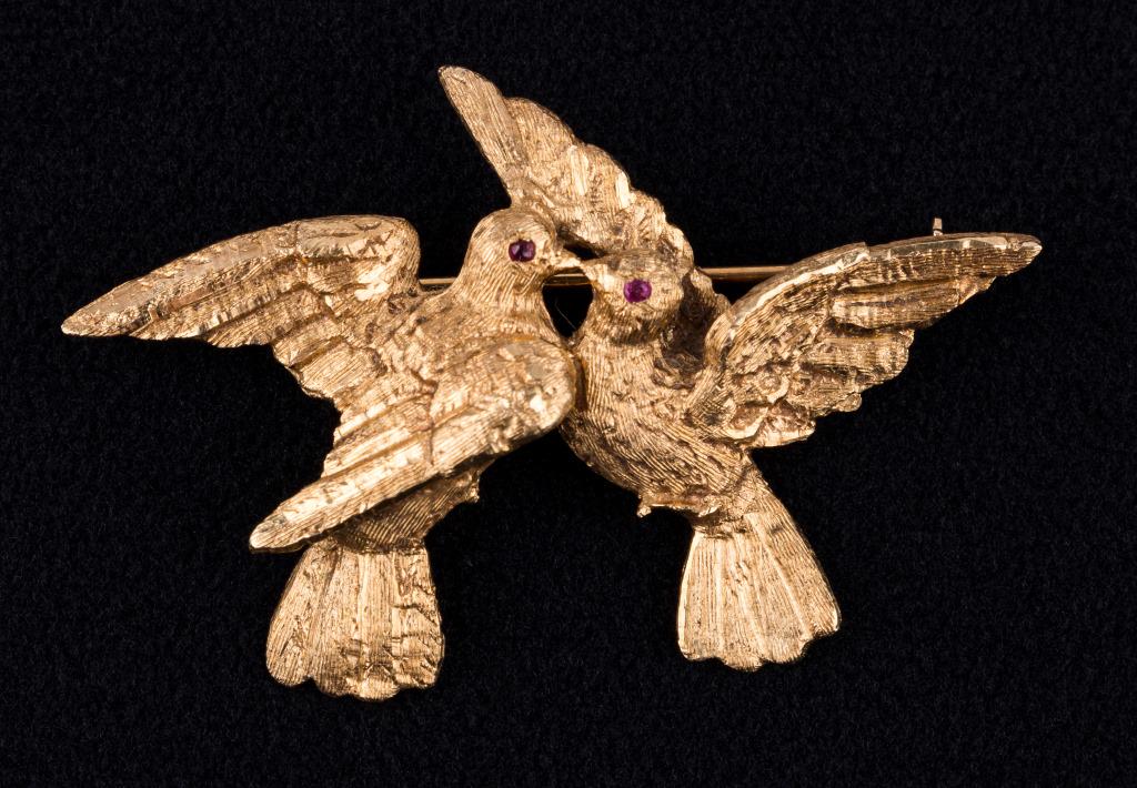 14k Gold Pair of Doves Brooch (1 of 6)