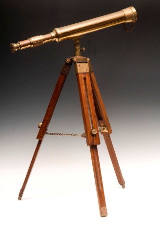 Table Top Telescope: Brass and wood table top 3-draw telescope, adjustable tripod