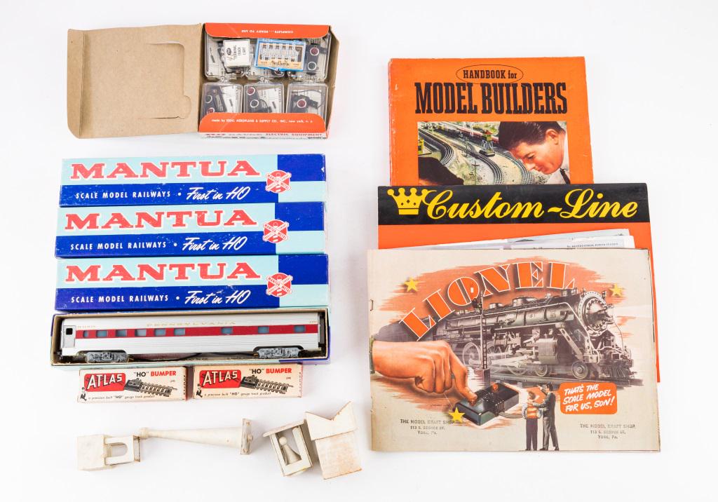Vintage HO Model Trains & Accessories (1 of 4)