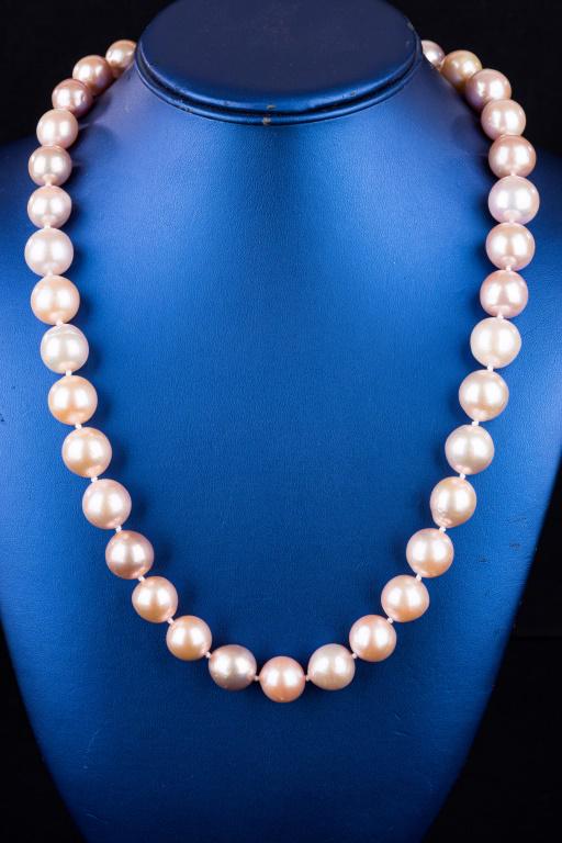 Pearl Vintage Necklace (1 of 3)