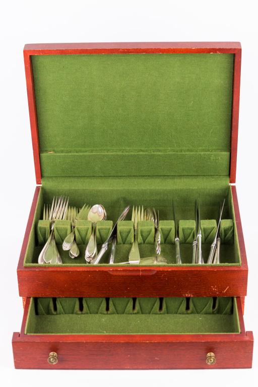 Sterling Silver Flatware Set (1,000+ dwt) (1 of 10)